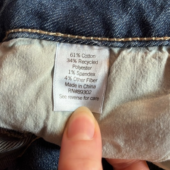 SO brand jean shorts, color blue, size 1/25 - Picture 4 of 4